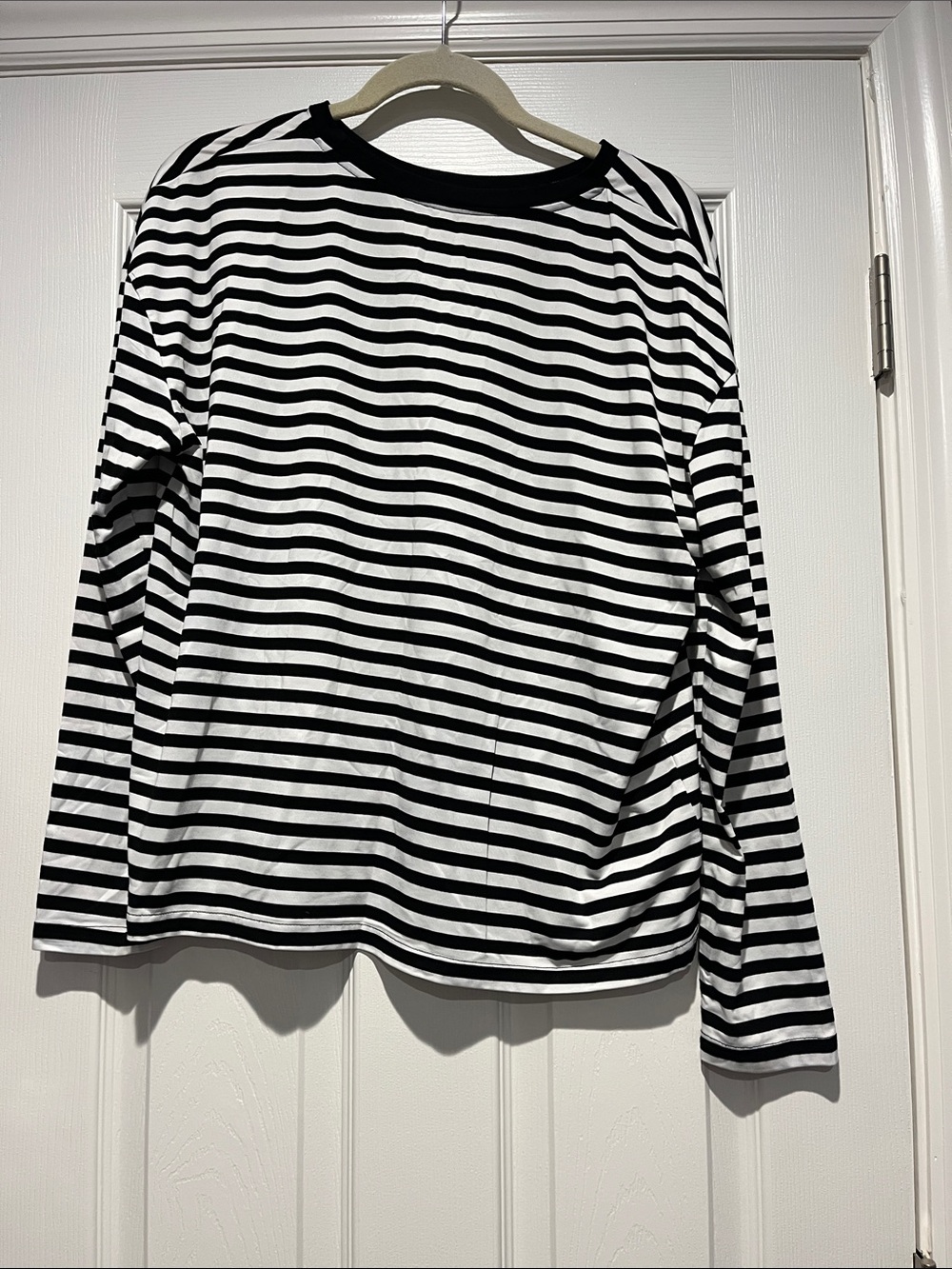 Women’s Black and White Striped Long-Sleeve Shirt
